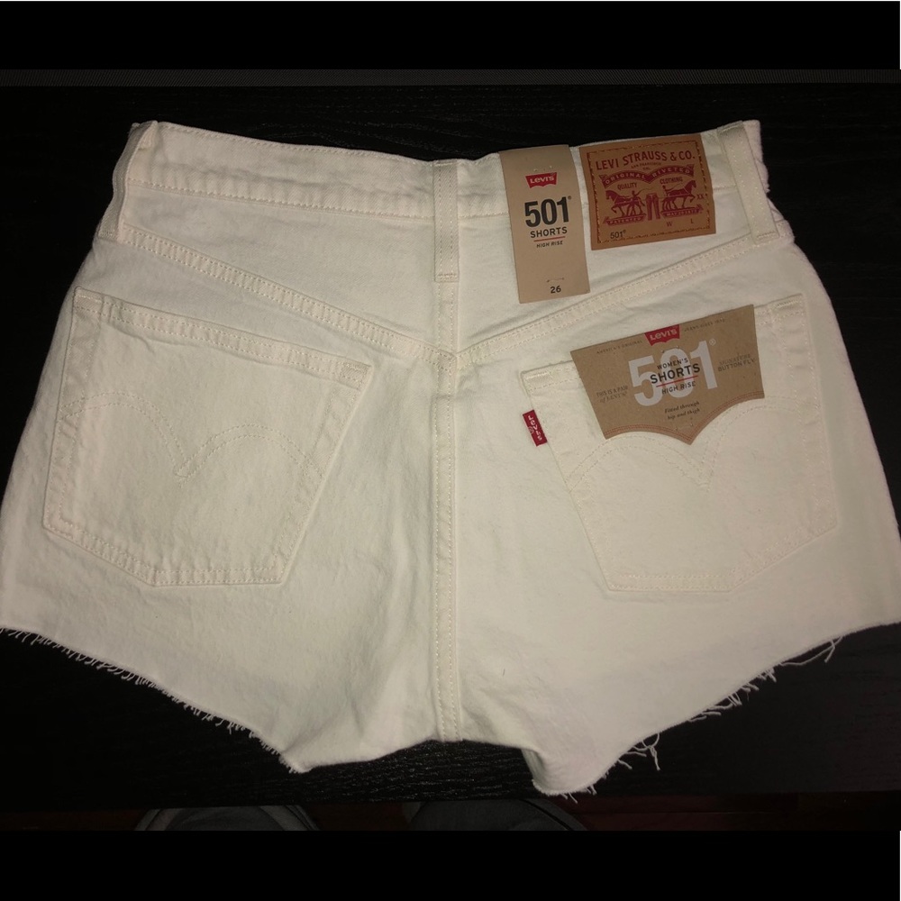 White high rise Levi 501 shorts